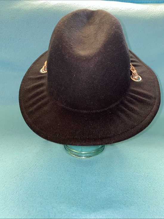 PRETTYLITTLETHING Fedora wide brim gold chain details felt black NEW size OSFA main image 7